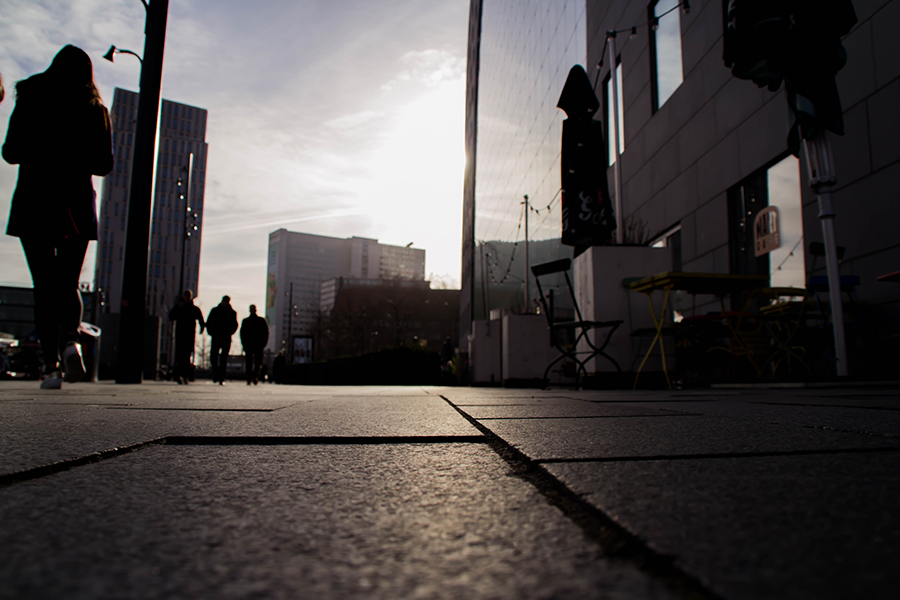 Zon, silhouetten en nieuwe verhalen – Ja toch, niet dan!